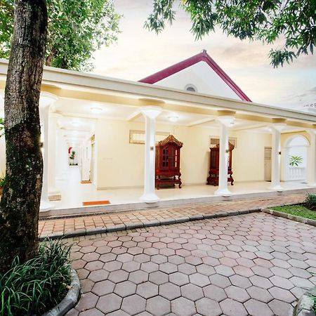 Tirtodipuran Hotel By Natts Hospitality Indonesia Γιογκιακάρτα Εξωτερικό φωτογραφία
