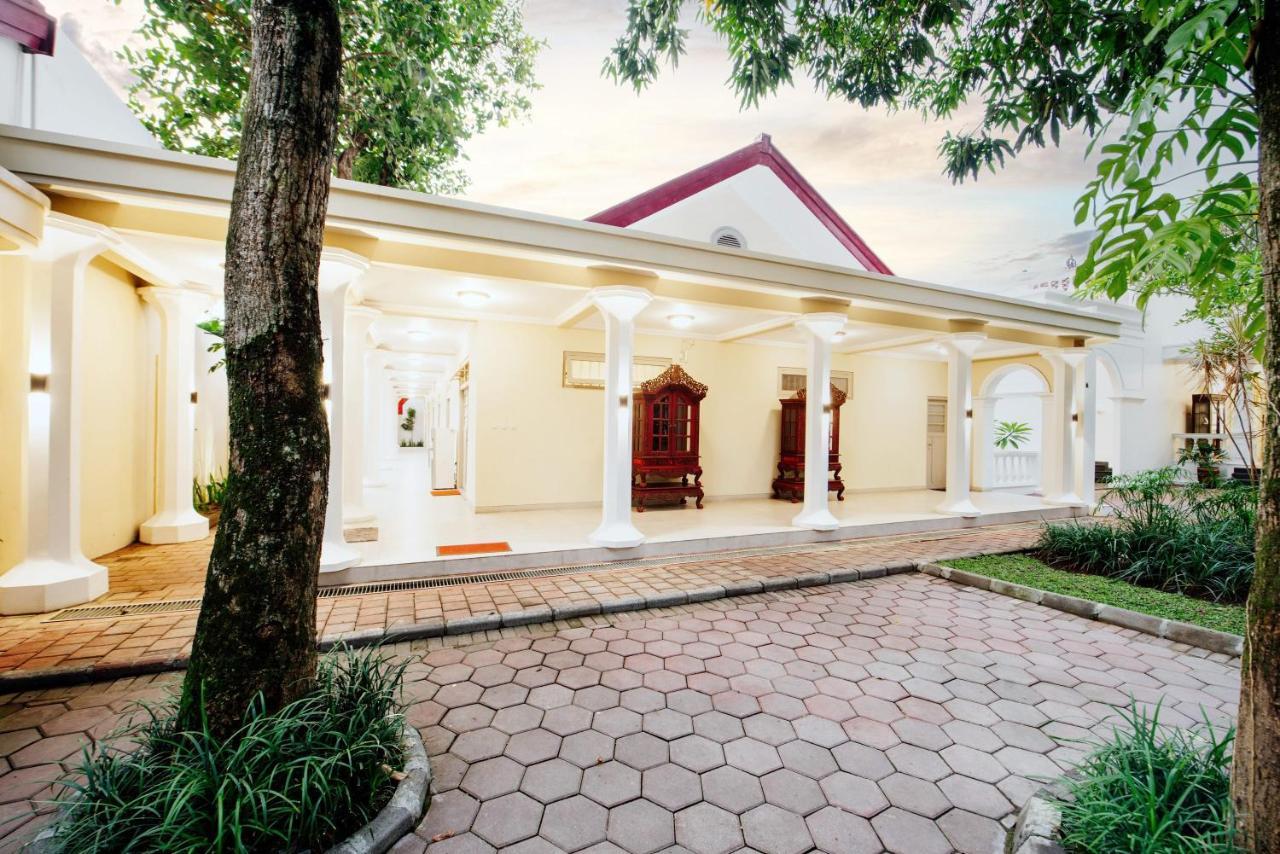Tirtodipuran Hotel By Natts Hospitality Indonesia Γιογκιακάρτα Εξωτερικό φωτογραφία